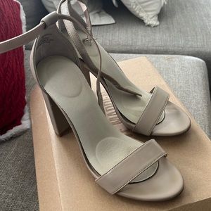 Steve madden women shoes size 7 color nude leather